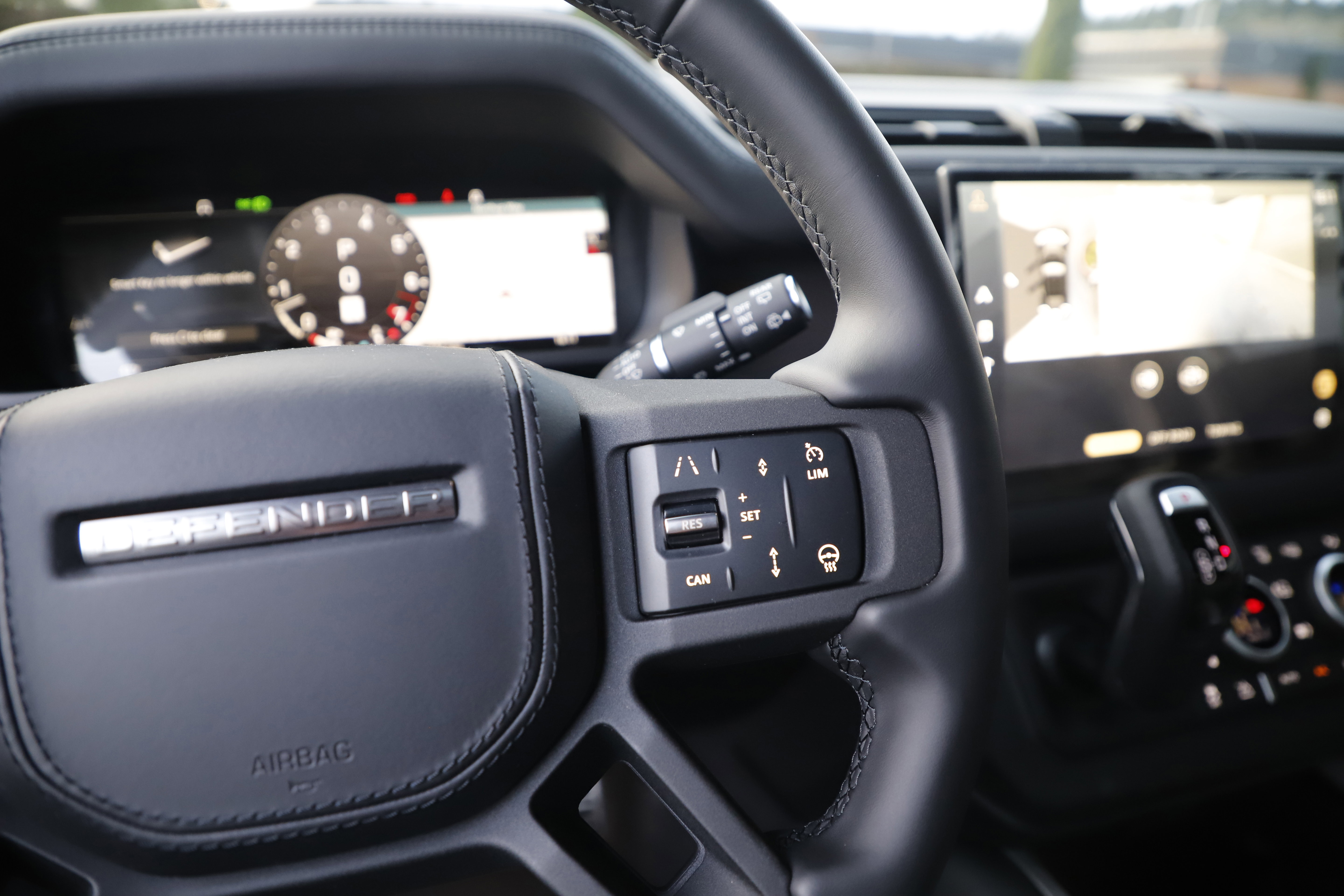 New 2025 Land Rover Defender 110 X AWD/4WD image 19
