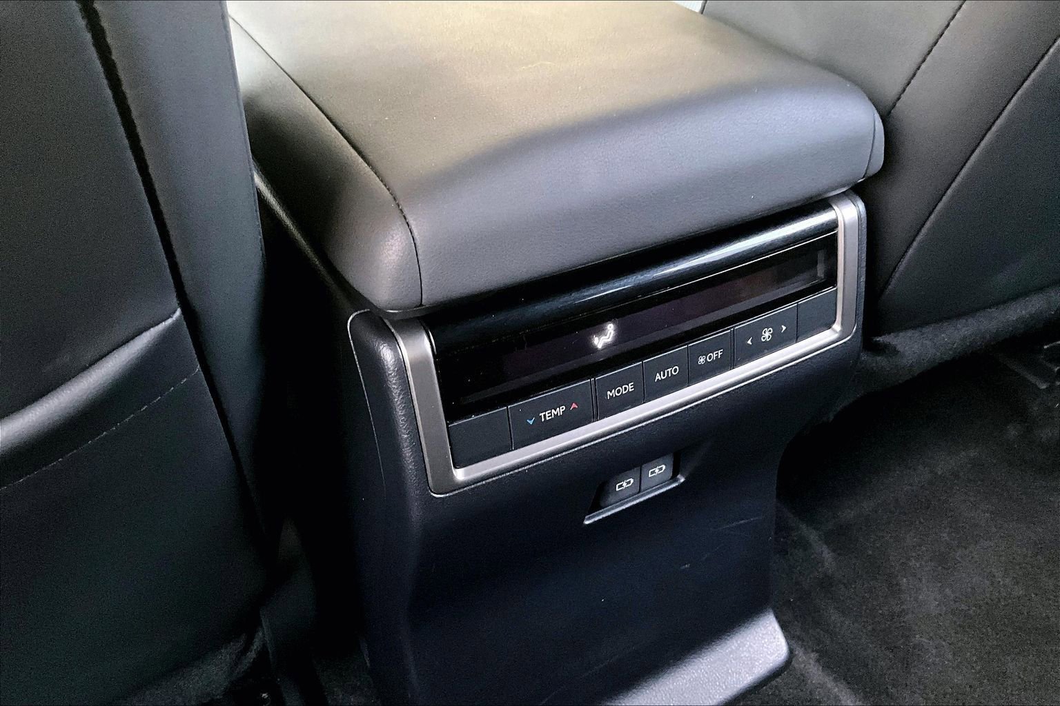 Used 2024 Lexus GX 550 w/ Cold Area Package image 35