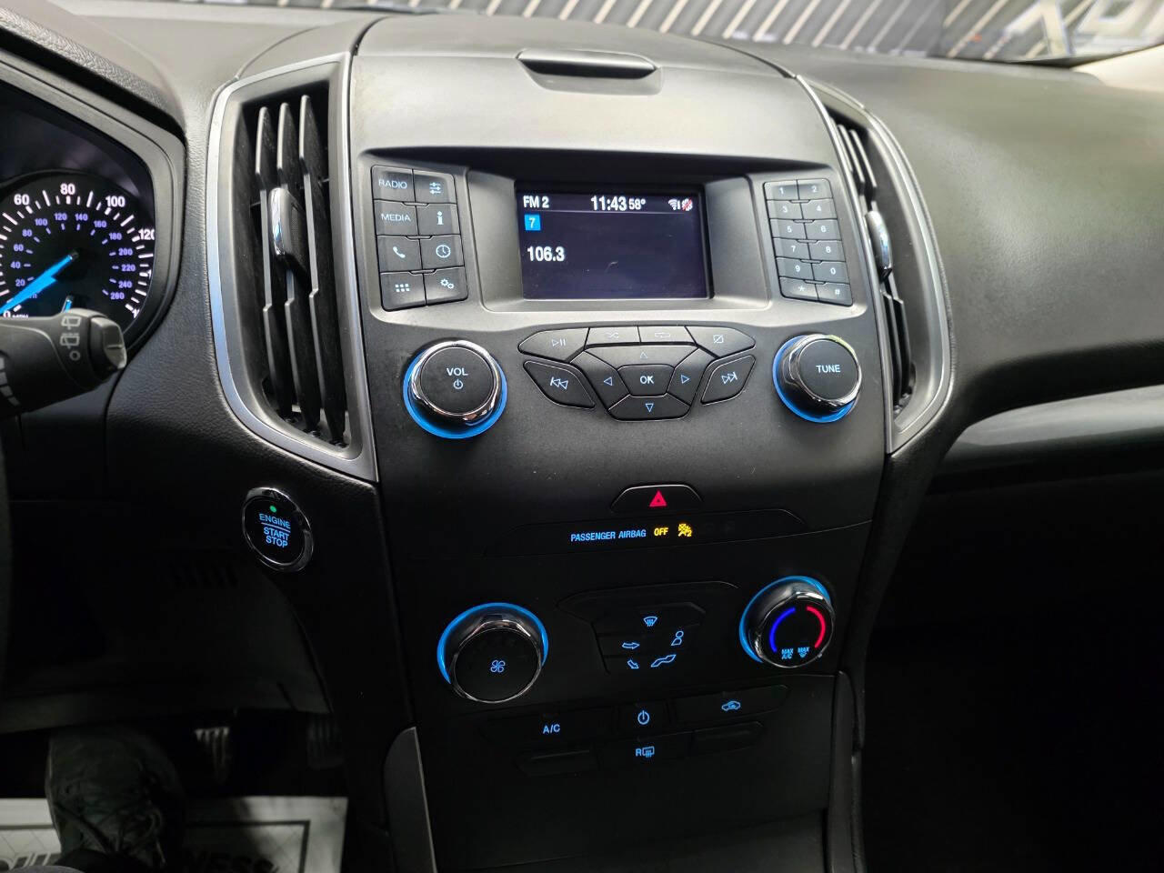 Used 2019 Ford Edge SE image 19