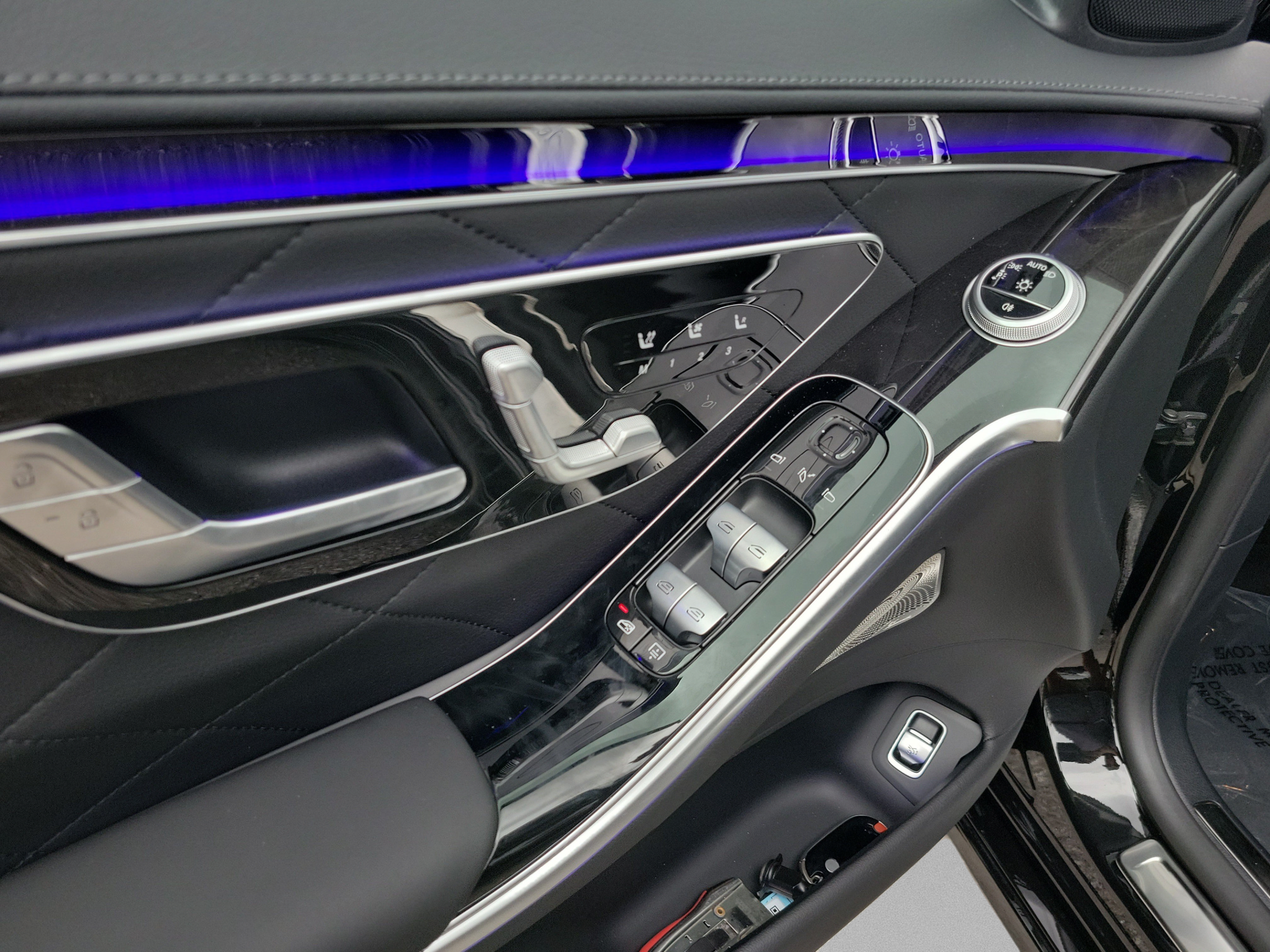 New 2026 Mercedes-Benz S 580e 4MATIC Sedan image 16