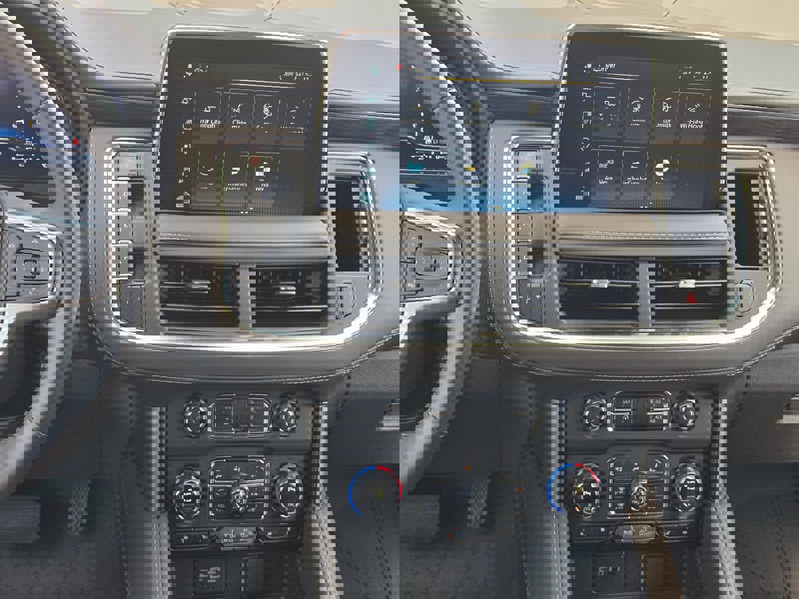 Used 2023 Chevrolet Tahoe Z71 w/ Luxury Package image 17