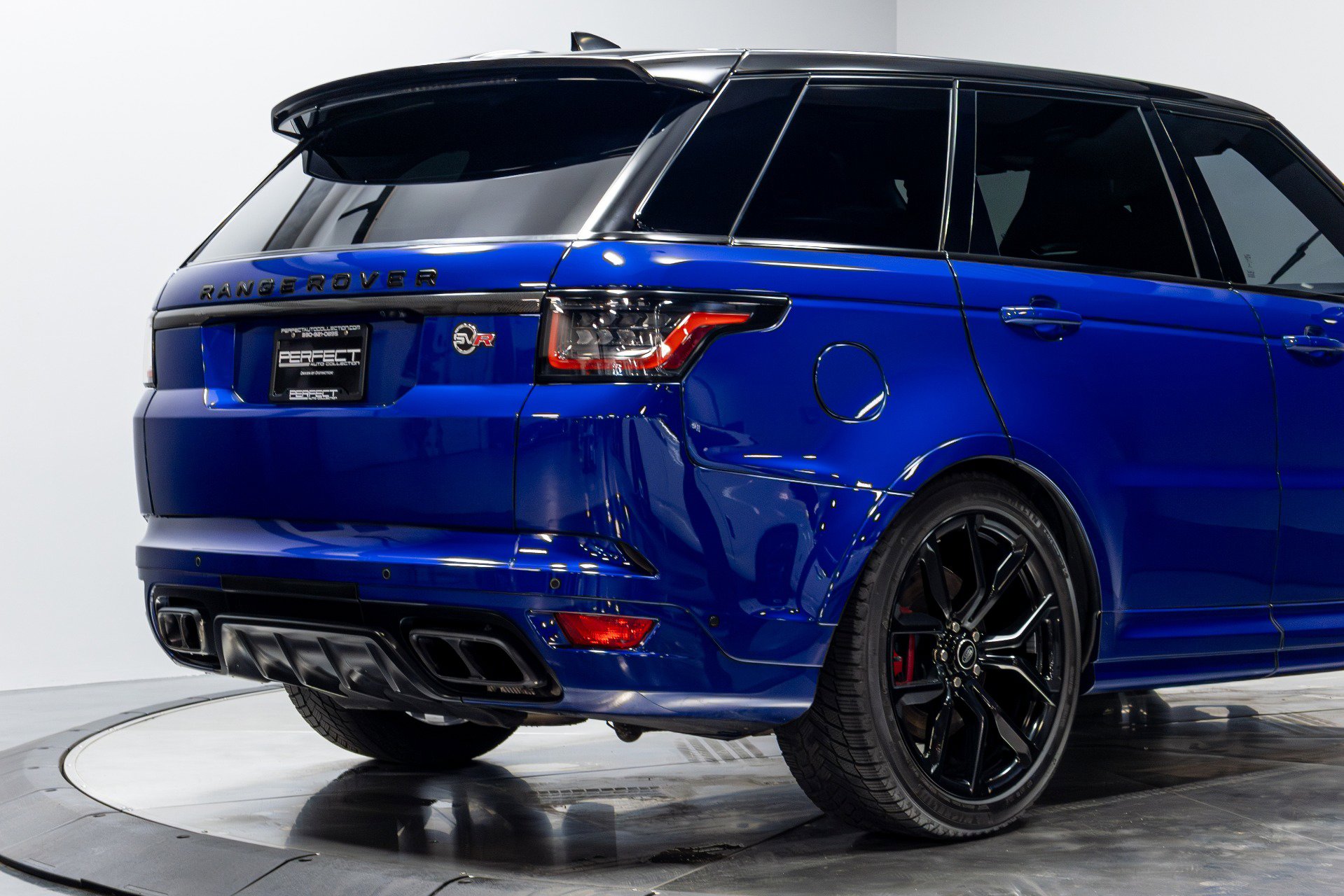 Used 2022 Land Rover Range Rover Sport SVR image 16