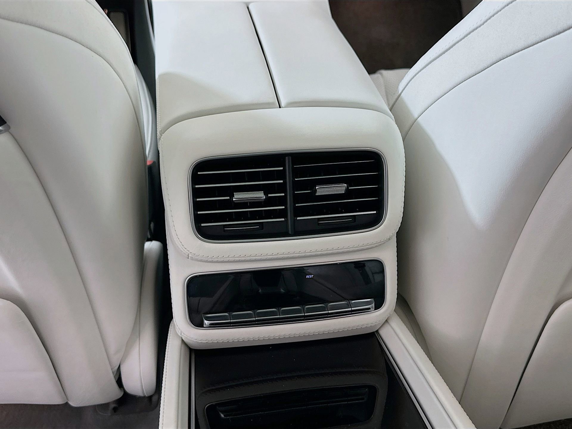 New 2026 Mercedes-Benz Maybach GLS 600 4MATIC image 29