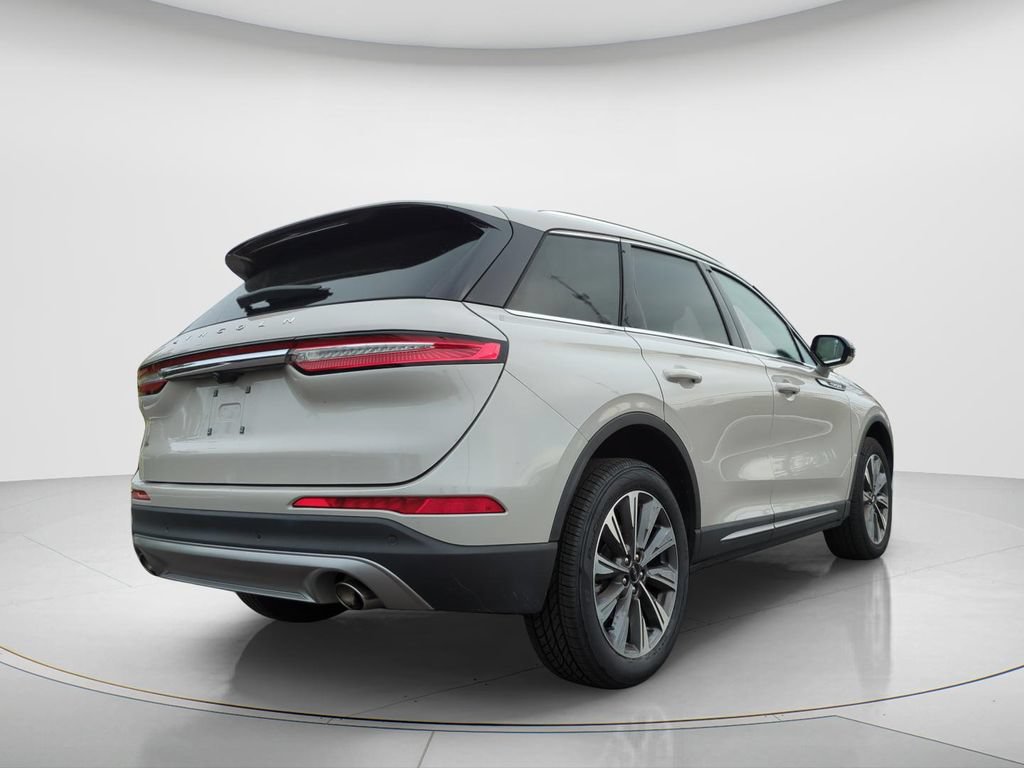 Used 2022 Lincoln Corsair Reserve w/ Elements Package FWD image 4