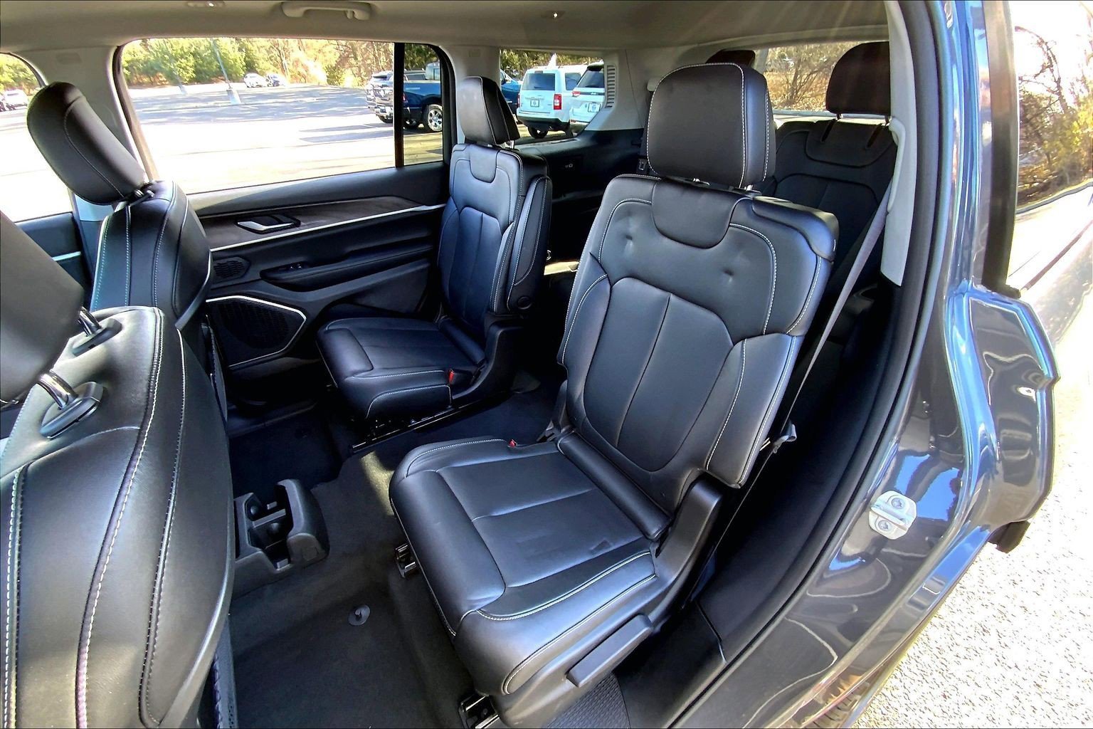 Certified 2023 Jeep Grand Cherokee L Limited w/ Trailer Tow Group (B) image 19