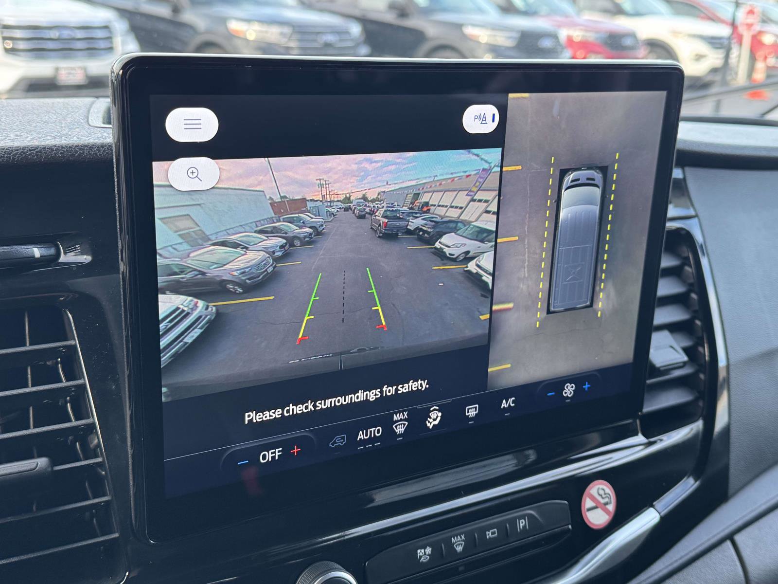 Used 2023 Ford Transit 350 XLT image 26