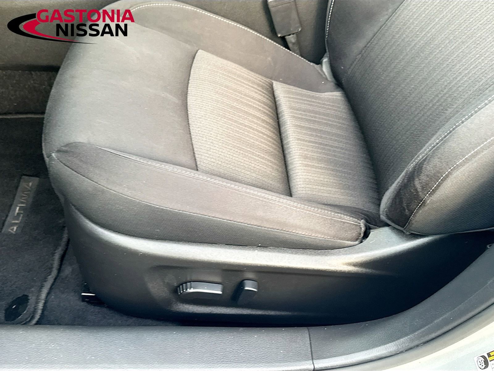 Used 2024 Nissan Altima 2.5 SV image 26