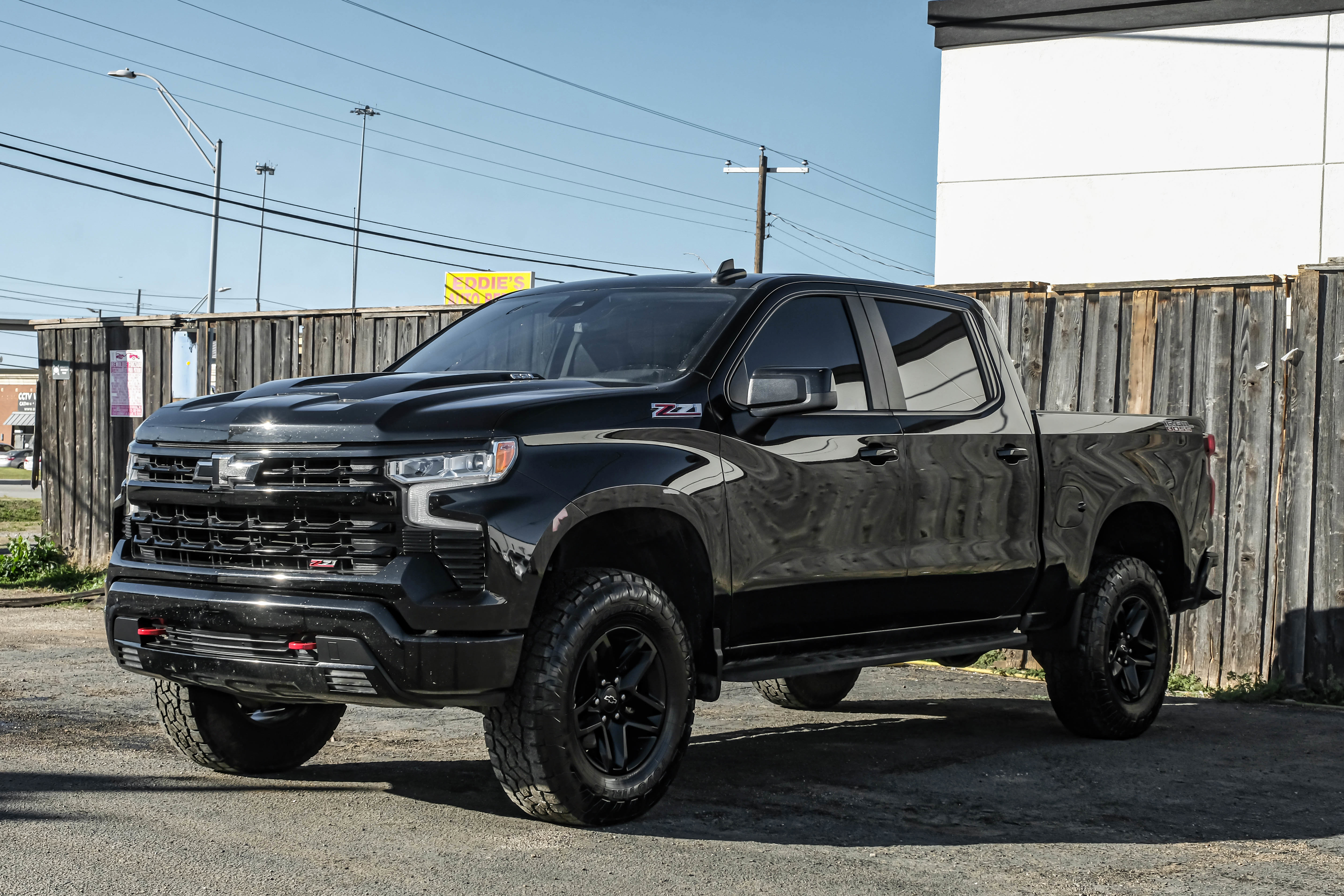 Used 2023 Chevrolet Silverado 1500 LT Trail Boss w/ Convenience Package II AWD/4WD image 1