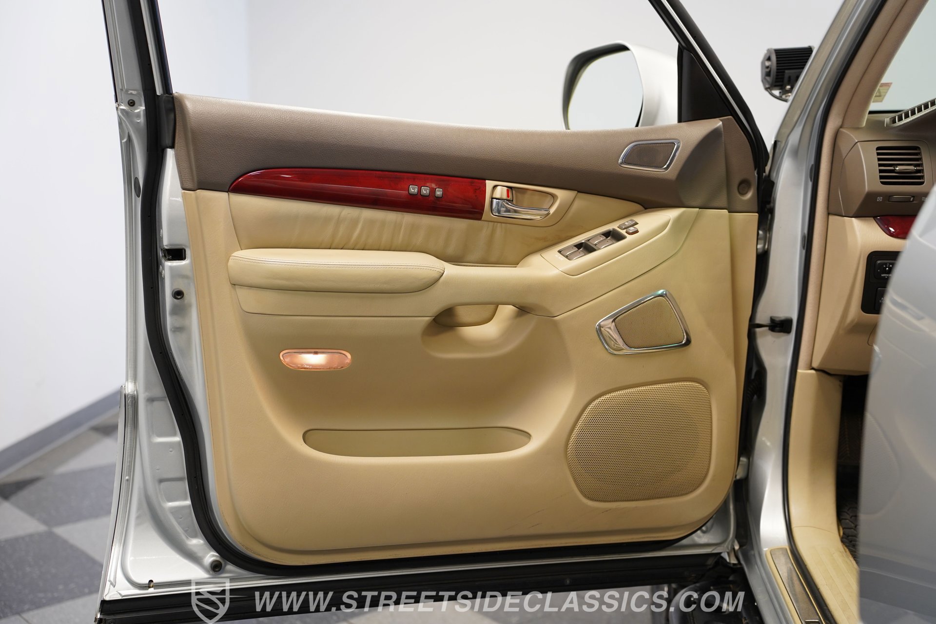 Used 2008 Lexus GX 470 w/ Preferred Accessory Pkg image 37