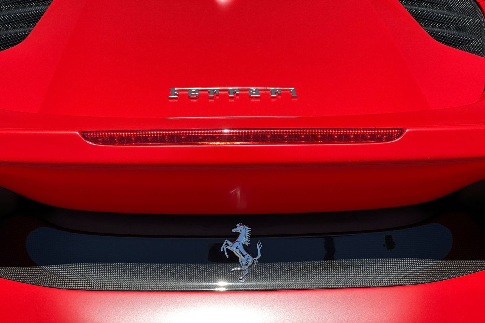 Used 2020 Ferrari 488 Pista Spider RWD image 36