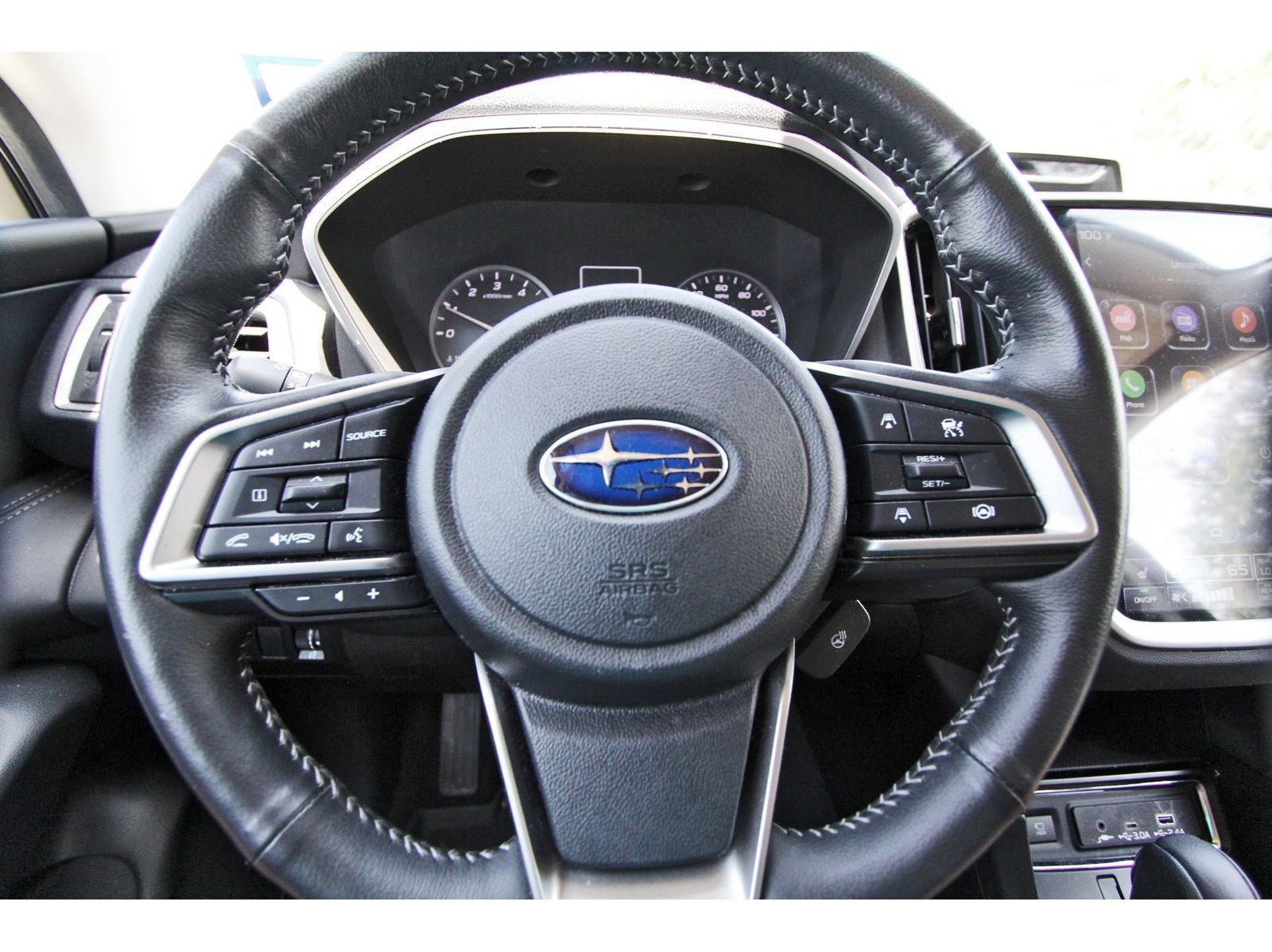 Used 2023 Subaru Ascent Limited w/ Technology Package AWD/4WD image 13