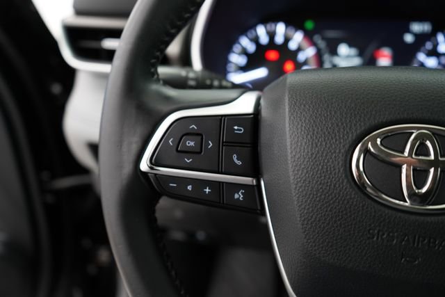 Used 2023 Toyota Highlander XLE image 17