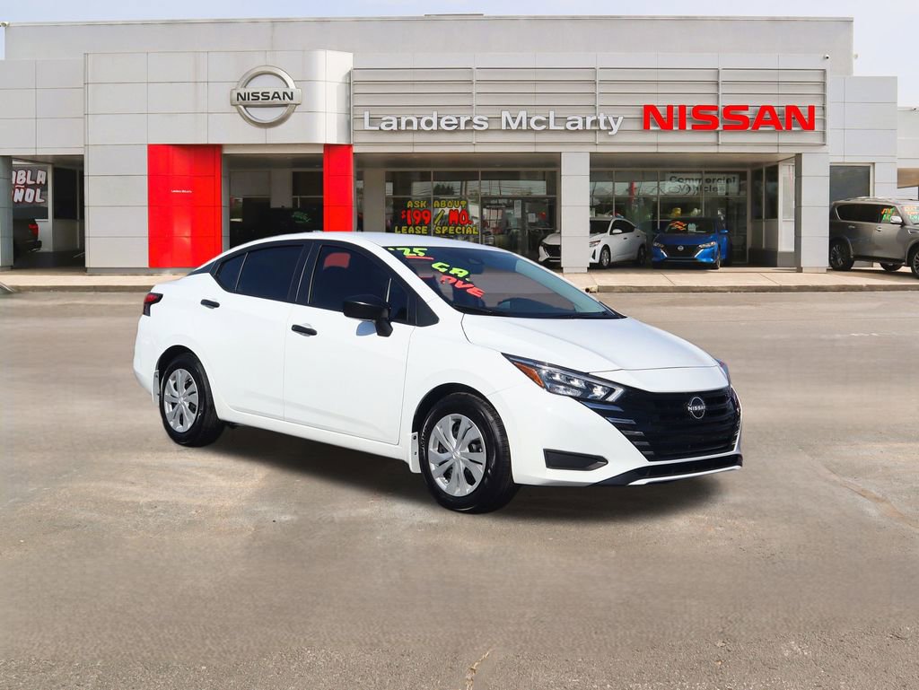 Used 2025 Nissan Versa S w/ Trunk Package