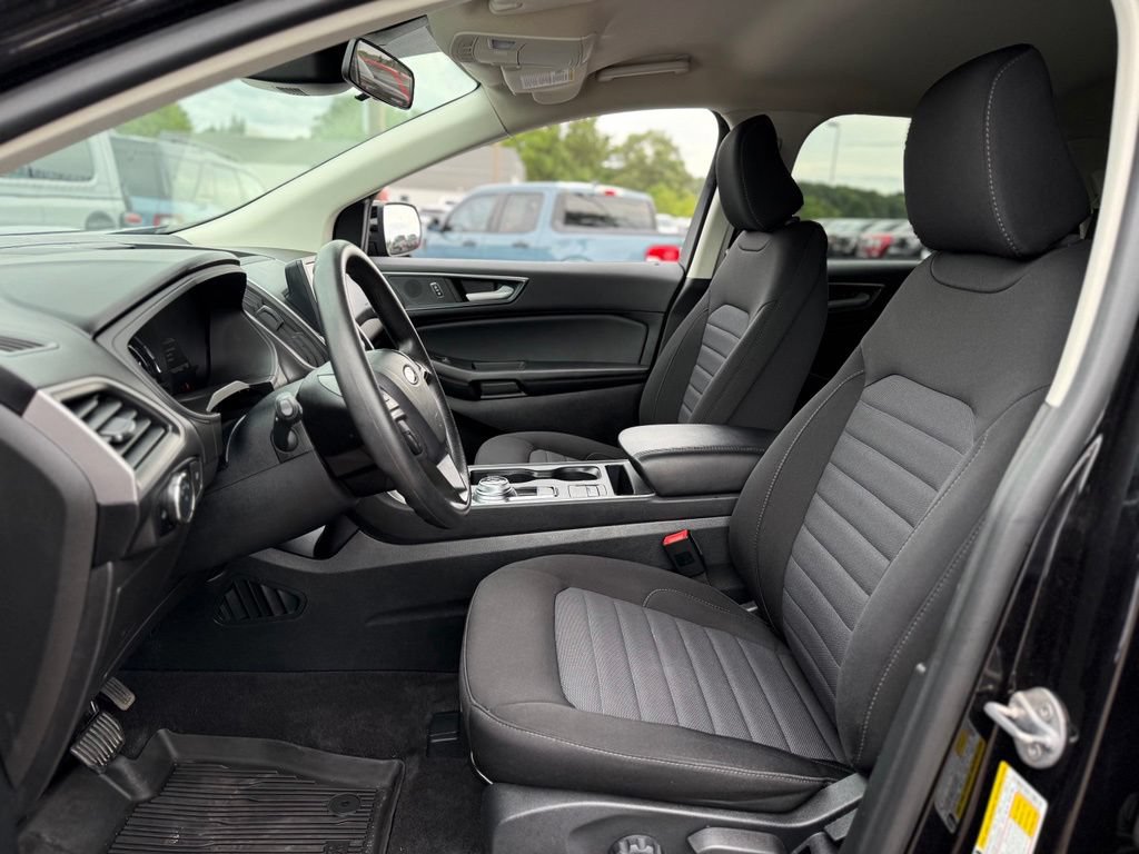 Certified 2024 Ford Edge SE w/ Black Appearance Package AWD/4WD image 11