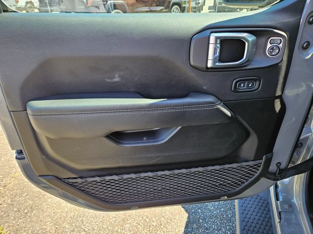 Used 2021 Jeep Wrangler Unlimited Sahara w/ Uconnect 4C Nav & Sound Group AWD/4WD image 24