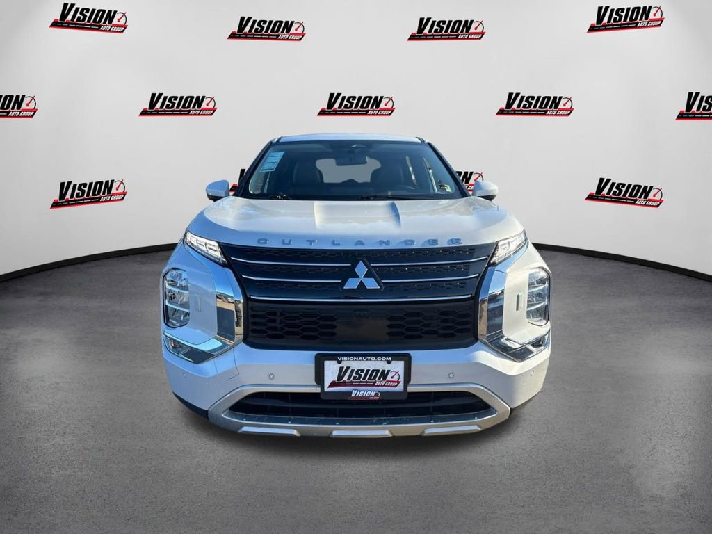 Used 2023 Mitsubishi Outlander SE video 2
