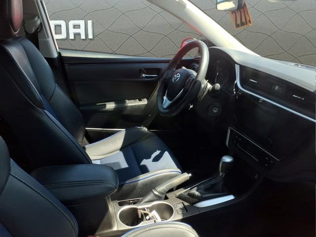 Used 2018 Toyota Corolla SE w/ Carpet Mat Package (TMS) FWD image 10