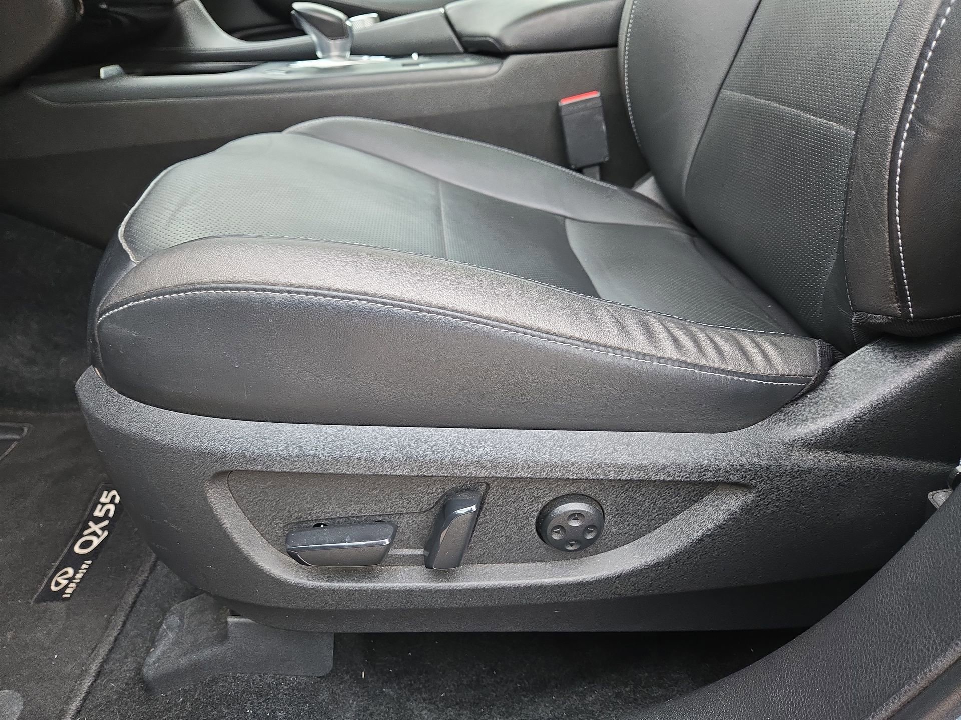 Used 2023 INFINITI QX55 Essential AWD/4WD image 17