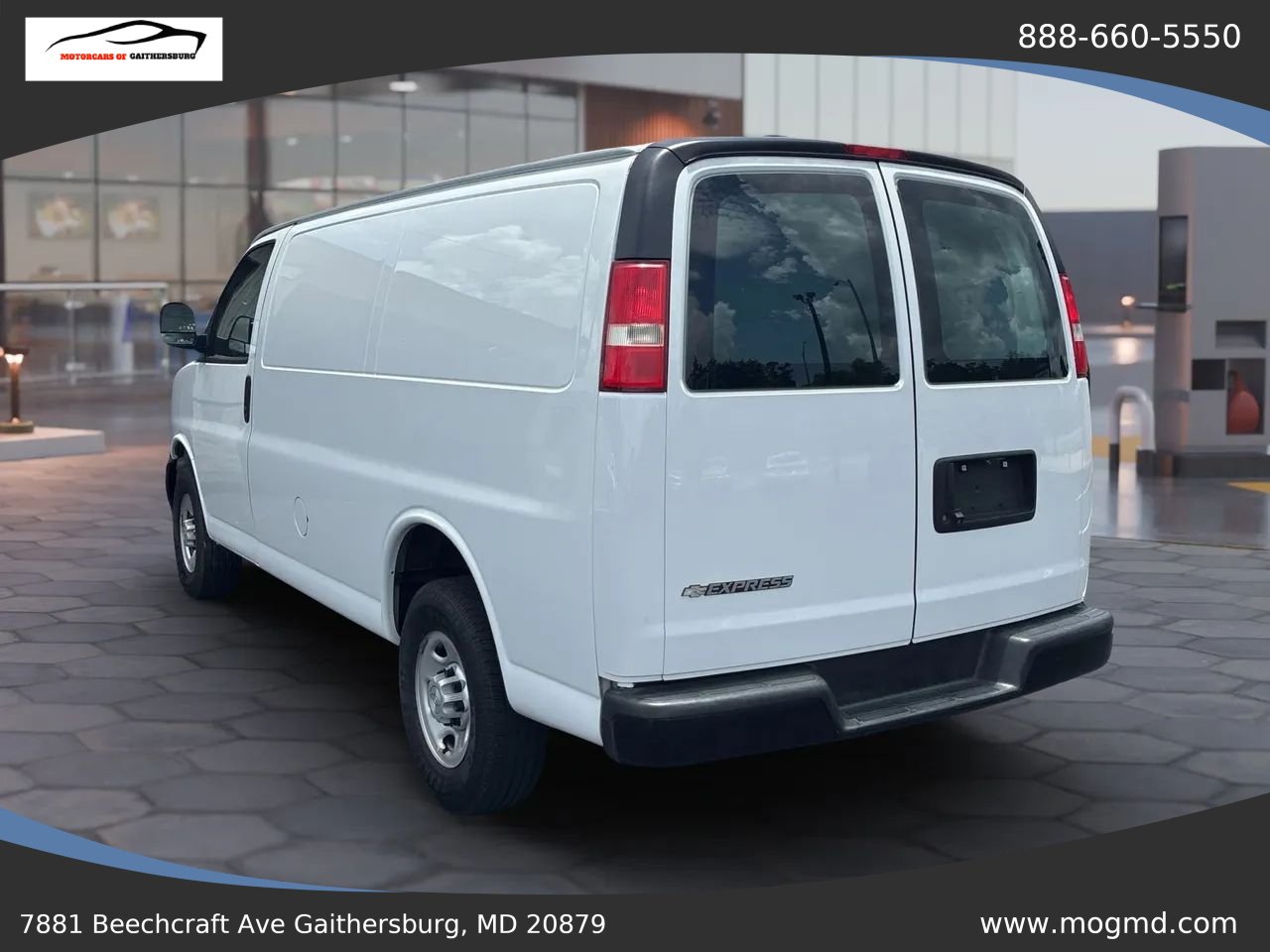 Used 2019 Chevrolet Express 2500 w/ Driver Convenience Package RWD image 8