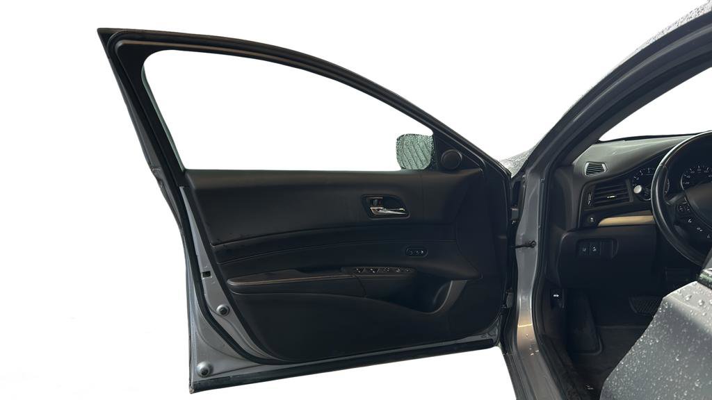 Used 2017 Acura ILX FWD image 9