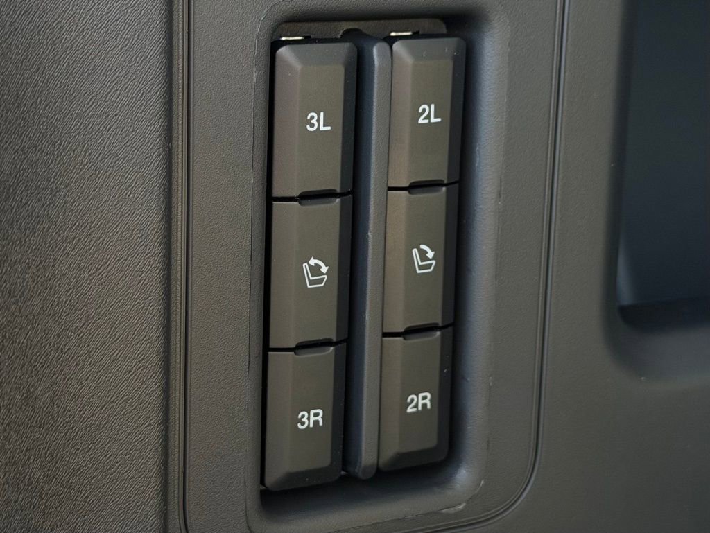 New 2025 Ford Expedition Active image 26