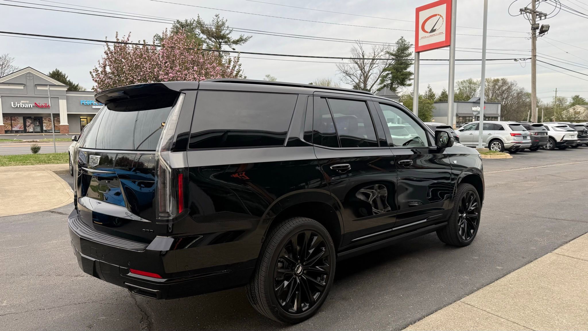 Used 2026 Cadillac Escalade Platinum Sport w/ LPO, ONYX Package AWD/4WD image 5