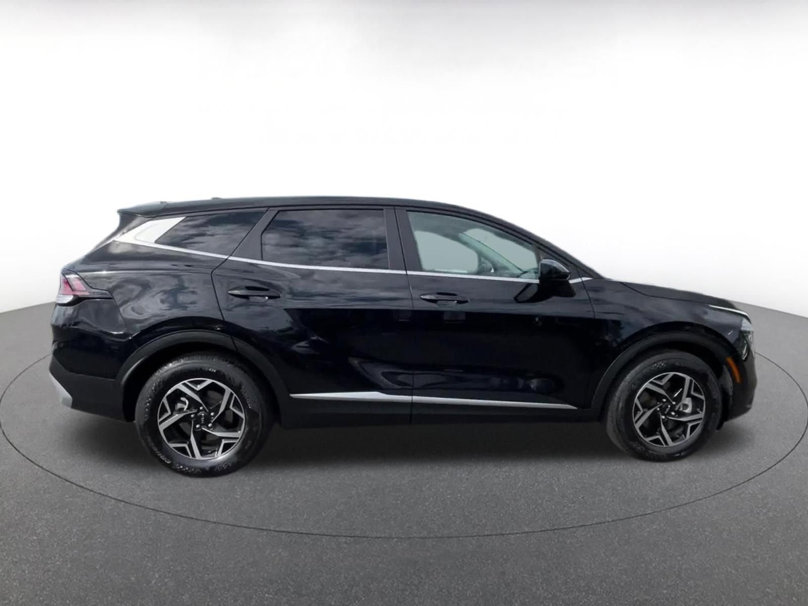 Used 2025 Kia Sportage LX FWD image 16