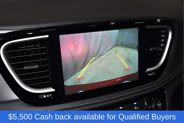 New 2026 Chrysler Pacifica Select w/ S Appearance Package FWD image 15