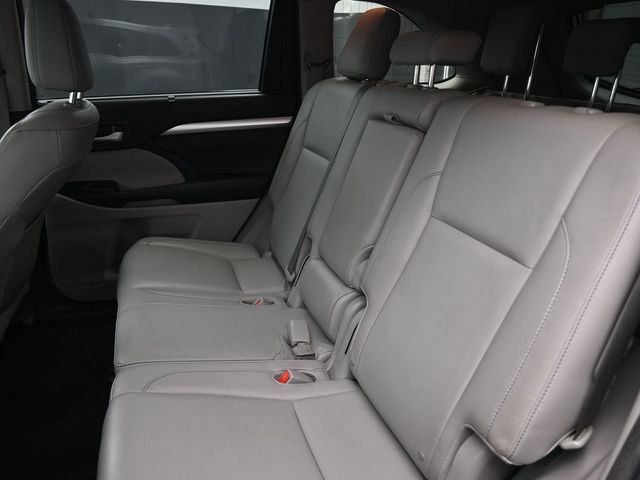 Used 2015 Toyota Highlander XLE image 10