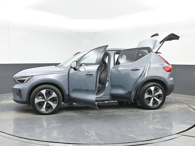 Used 2023 Volvo XC40 B4 Ultimate FWD image 52