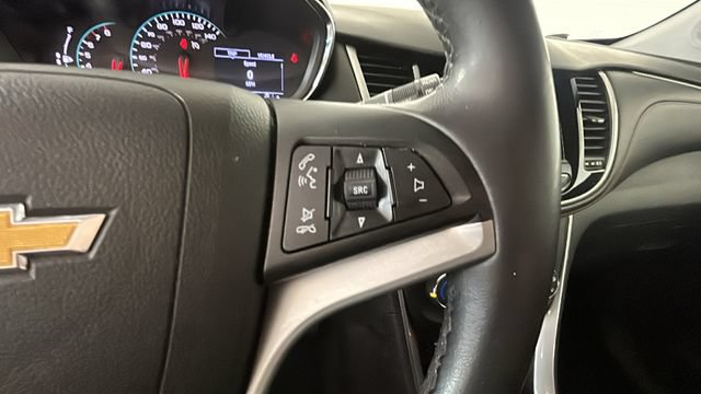 Used 2020 Chevrolet Trax LT w/ LT Convenience Package FWD image 16