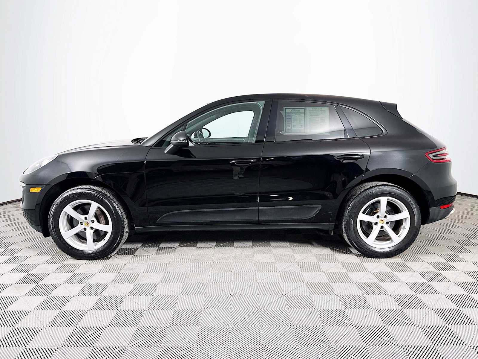 Used 2017 Porsche Macan image 8