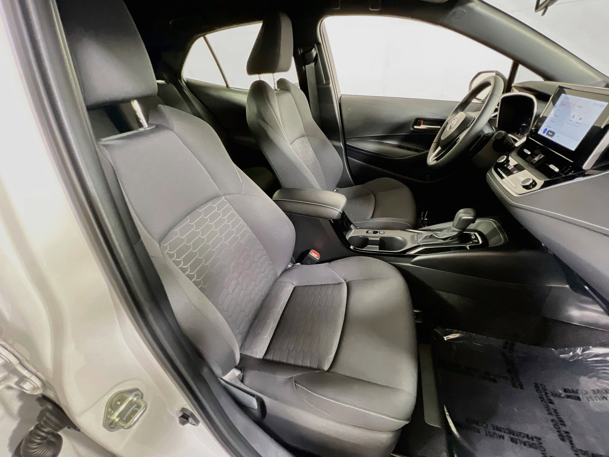 Used 2024 Toyota Corolla SE image 25