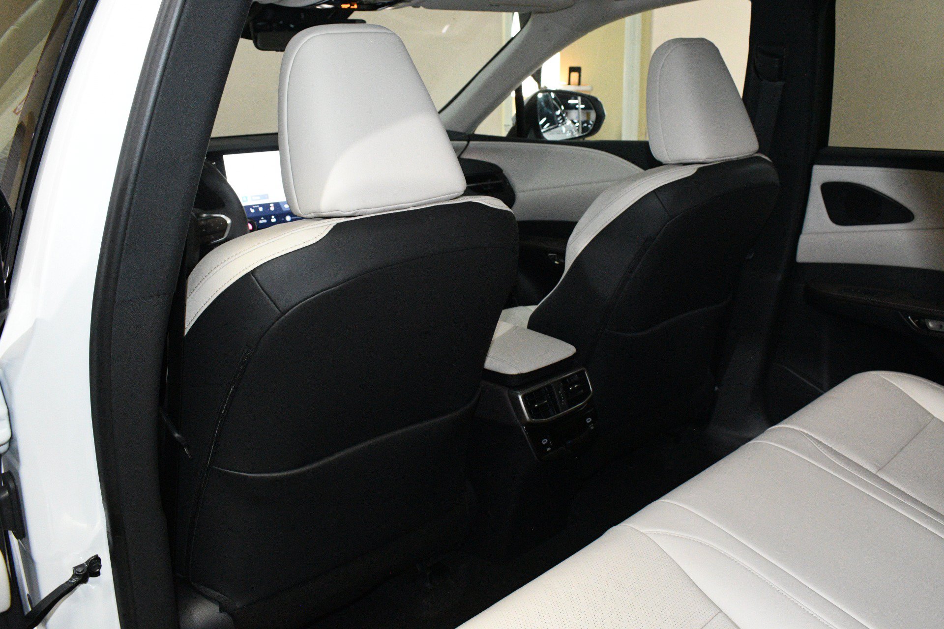 Used 2025 Lexus RX 350 Premium Plus w/ Convenience Package FWD image 15