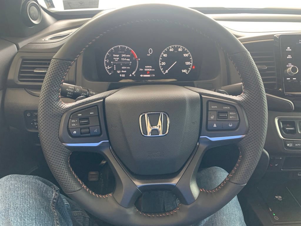 Used 2025 Honda Ridgeline TrailSport image 4