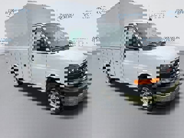 New 2025 GMC Savana 3500 w/ Power Convenience Package image 7