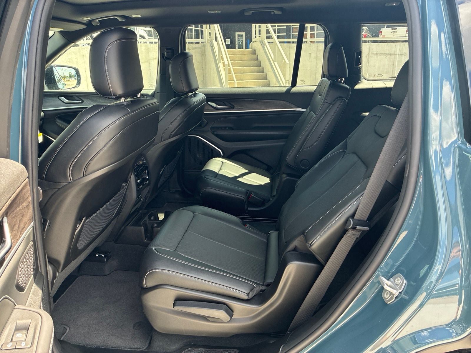 New 2026 Jeep Grand Cherokee L Limited AWD/4WD image 18