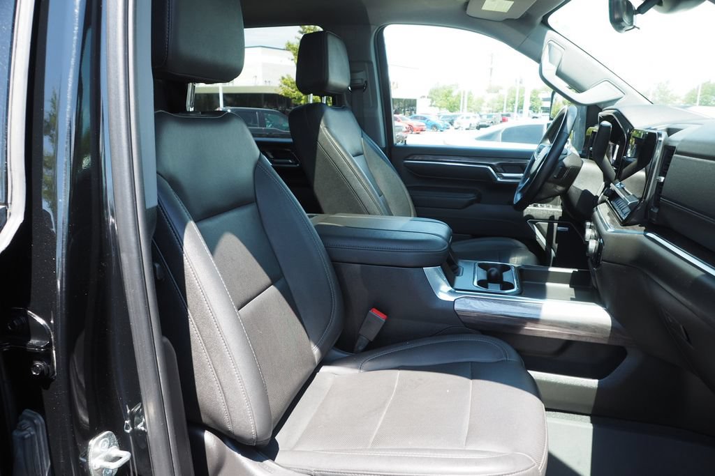 Used 2024 Chevrolet Silverado 3500 LTZ w/ LTZ Plus Package AWD/4WD image 21