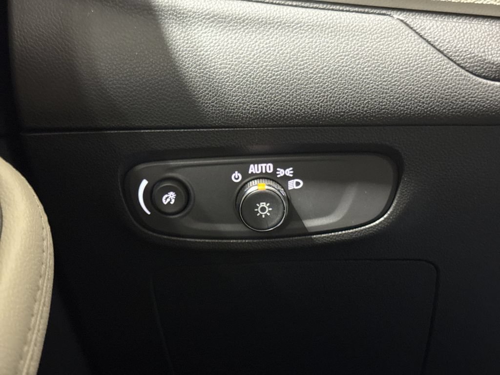 Used 2024 Buick Encore GX Sport Touring w/ Comfort Package FWD image 18