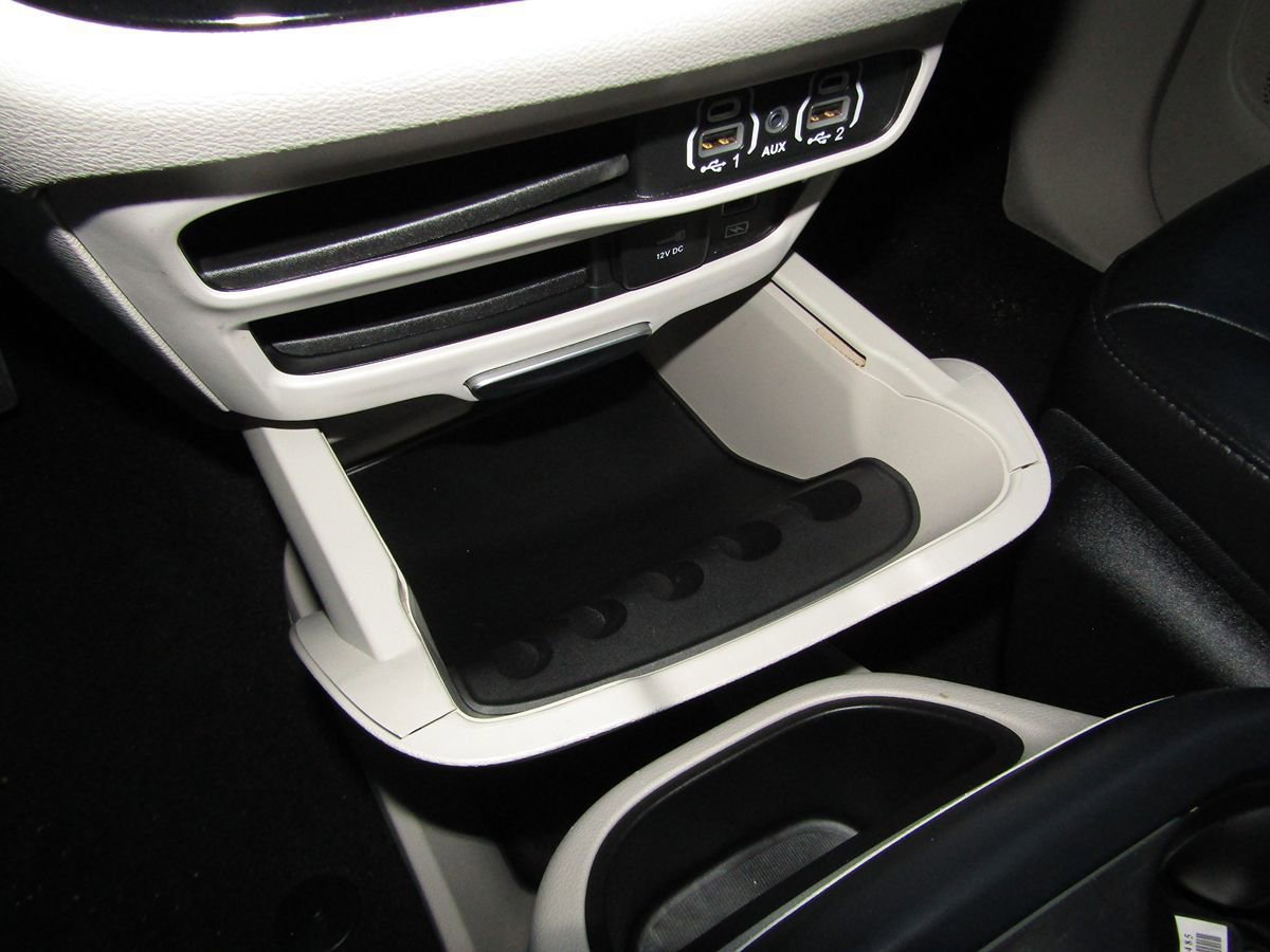 Used 2022 Chrysler Pacifica Touring-L FWD image 23
