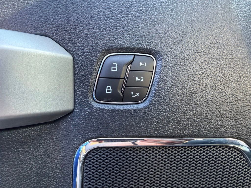Used 2022 Ford F250 Lariat w/ Tremor Off-Road Package image 10