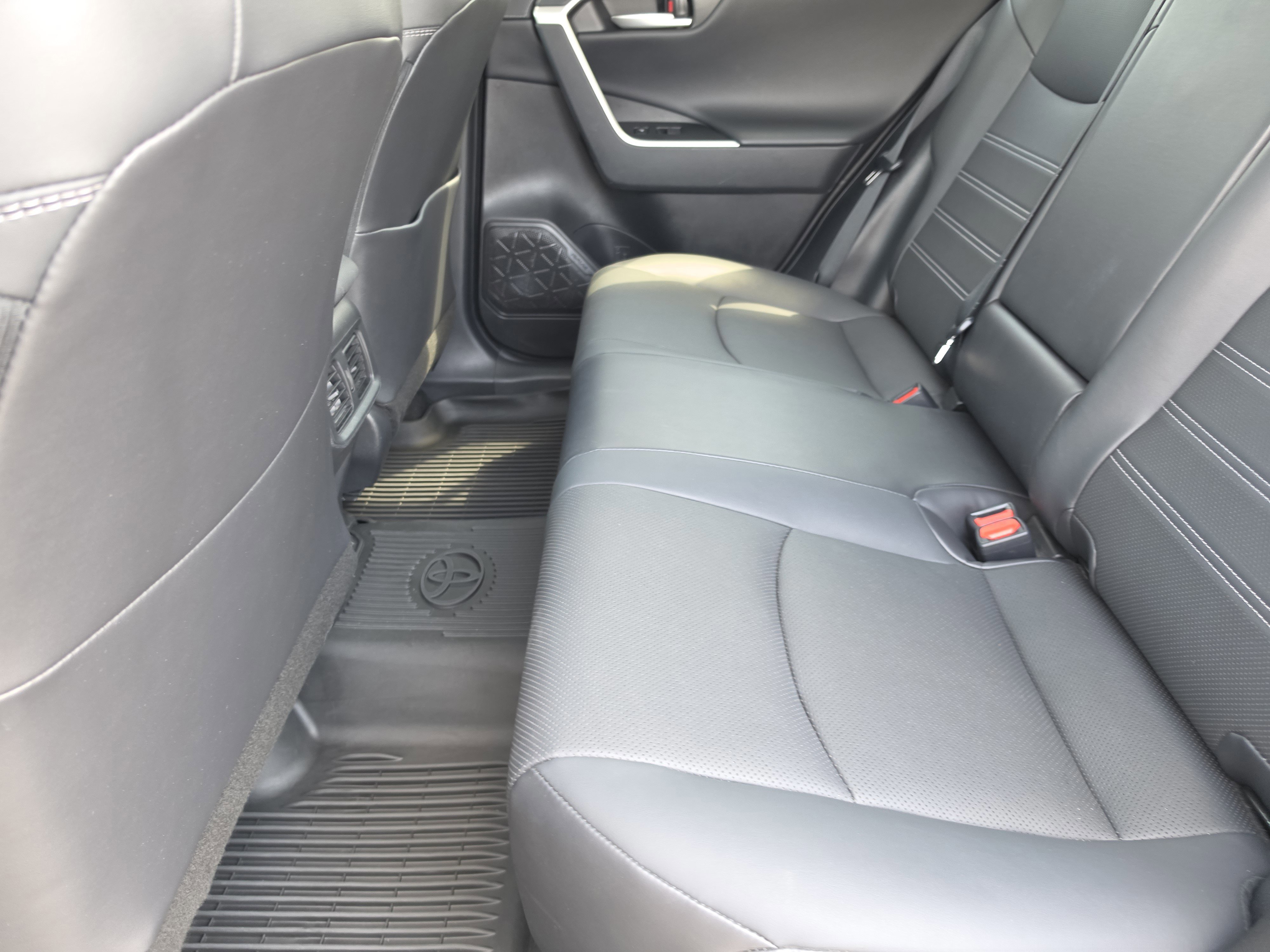 Certified 2023 Toyota RAV4 Limited w/ Limited Grade Weather Package AWD/4WD image 10