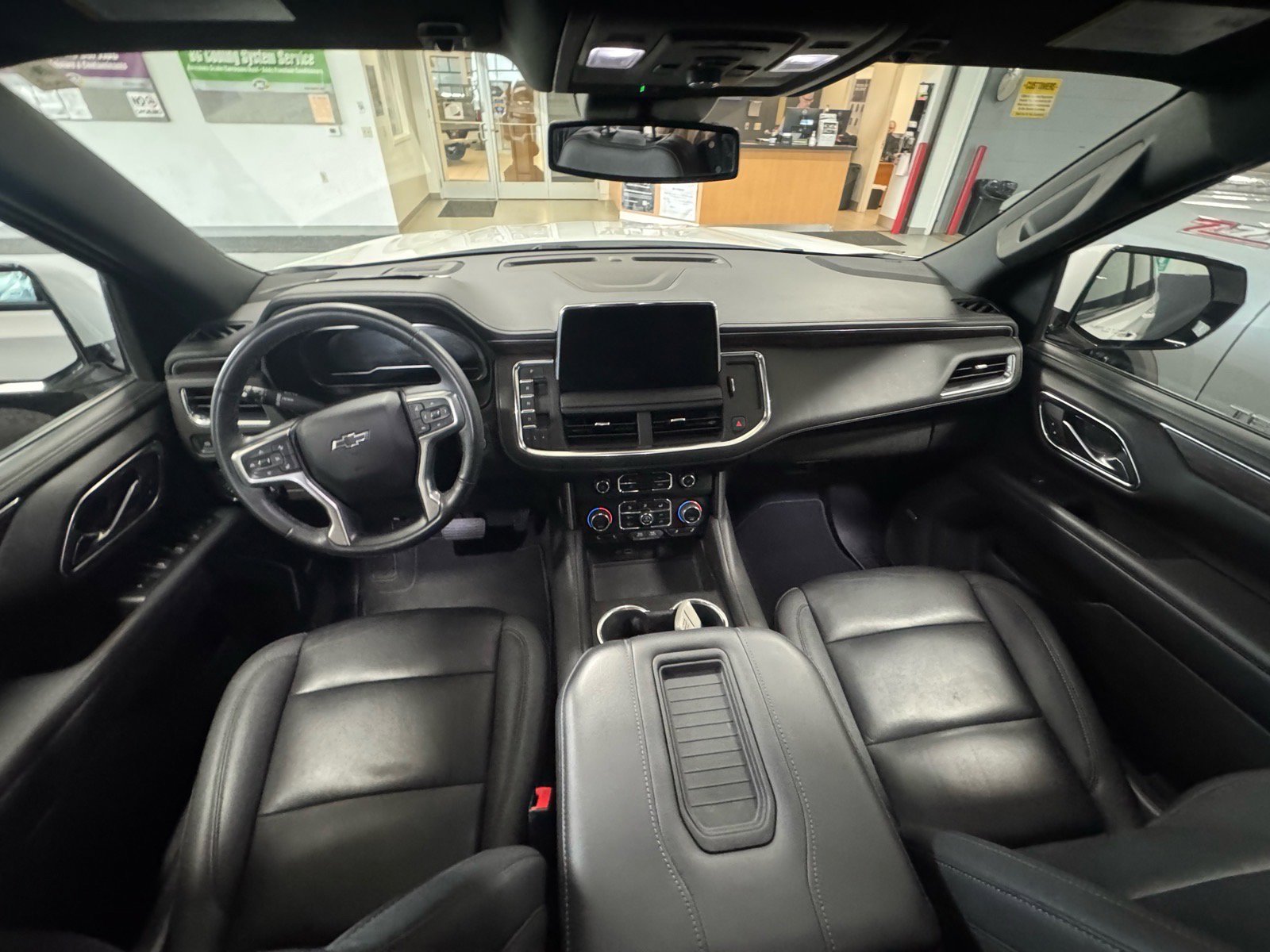 Used 2023 Chevrolet Suburban Z71 w/ Luxury Package AWD/4WD image 16