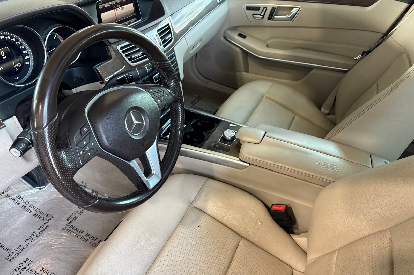 Used 2015 Mercedes-Benz E 250 BlueTEC 4MATIC Sedan image 4