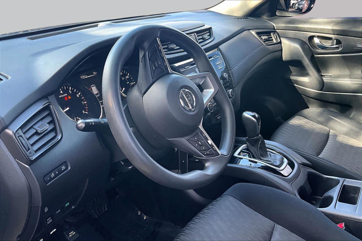 Used 2017 Nissan Rogue S AWD/4WD image 18