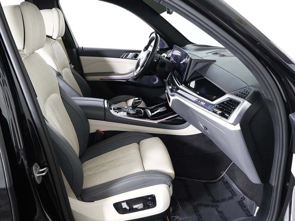 Used 2024 BMW ALPINA XB7 AWD/4WD image 39