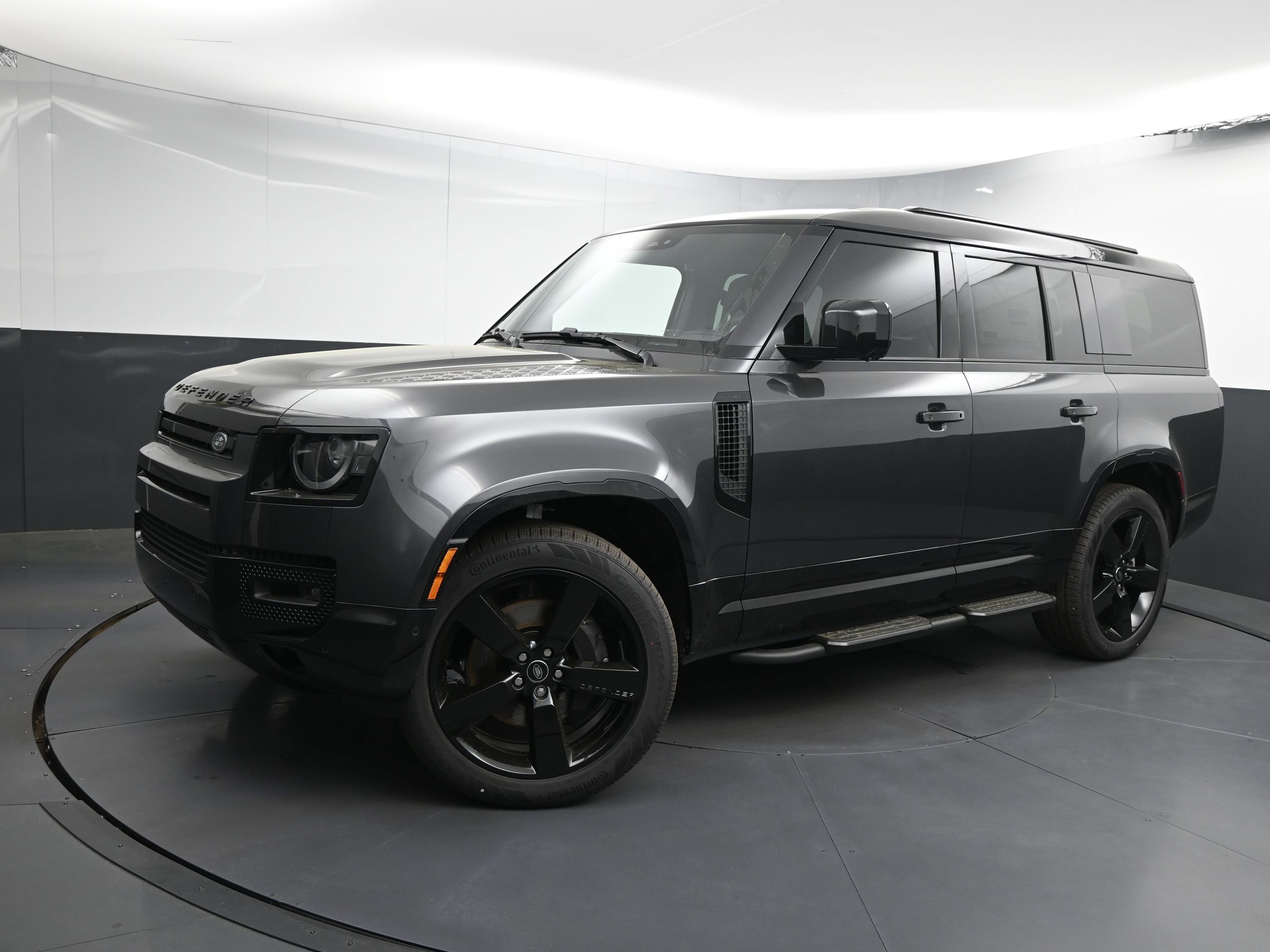 New 2025 Land Rover Defender 130 X-Dynamic SE