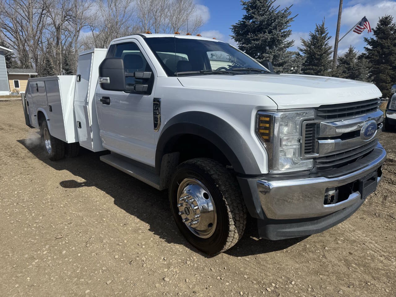 Used 2018 Ford F550 4x4 Regular Cab Super Duty image 2