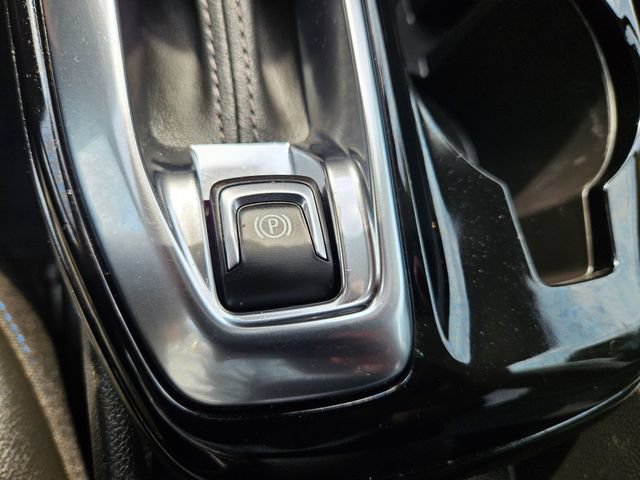 Used 2025 Chevrolet Trax LT FWD image 33