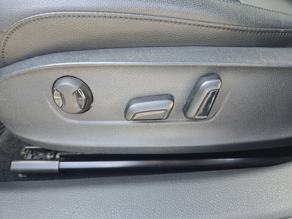 Used 2017 Volkswagen Passat 1.8T SE image 21